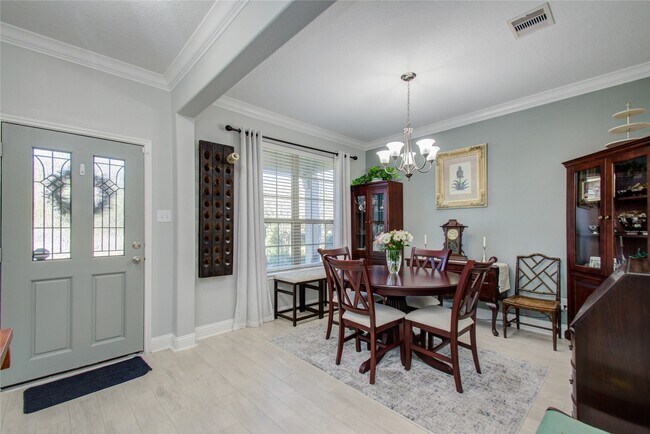 Building Photo - 19 Canterborough Pl