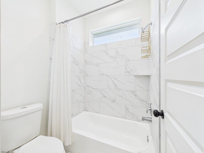 Building Photo - 4306 Idaho St