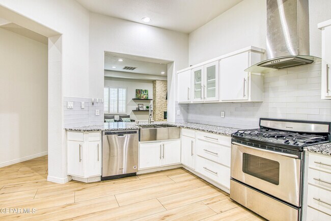 Building Photo - 12217 Sitting Bull Dr