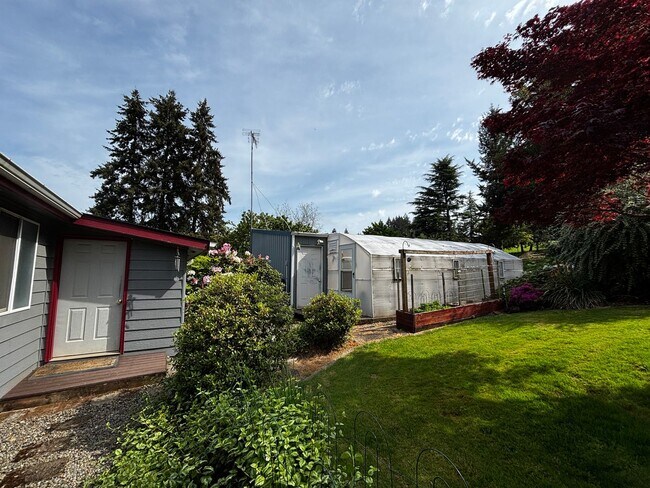 Building Photo - Rare 3-Acre 3BR Home in South Salem – Shops, Workspace & Greenhouses