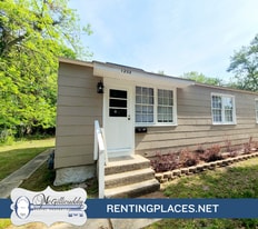 Building Photo - 1202 Holden Dr