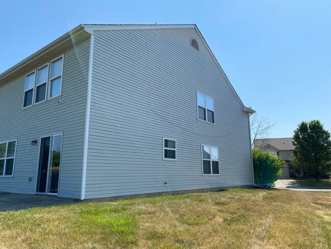 Building Photo - 4221 Dobbin Cir