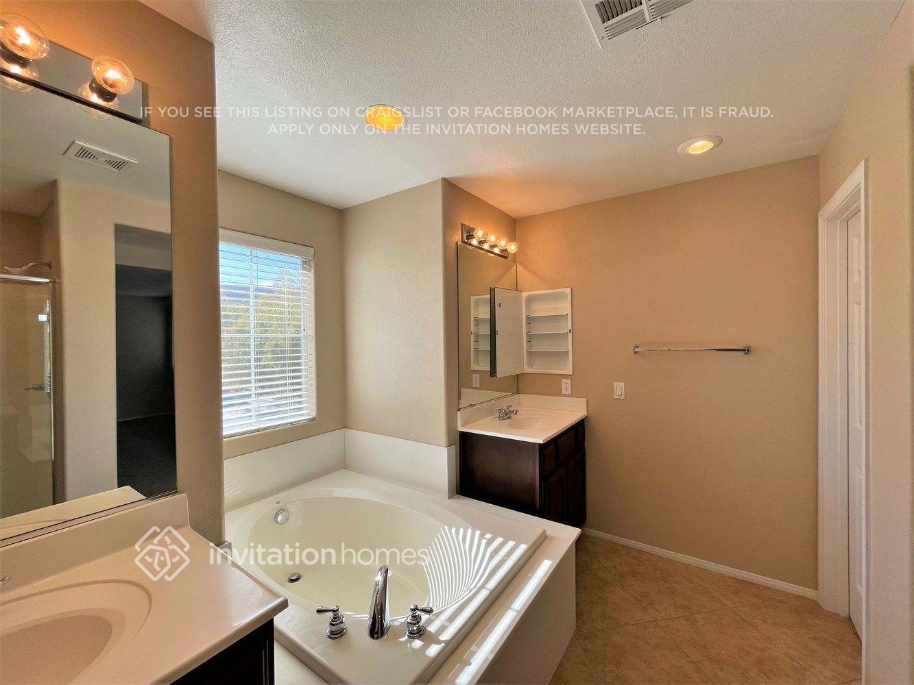 Building Photo - 10386 Timber Star Ln