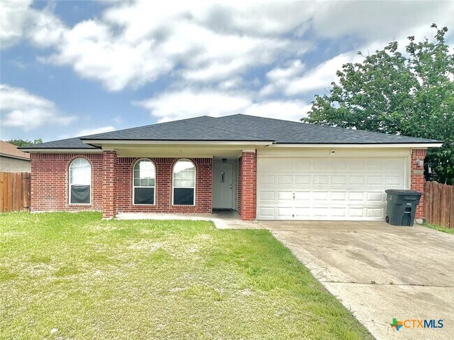 Primary Photo - 3501 Huntsman Cir