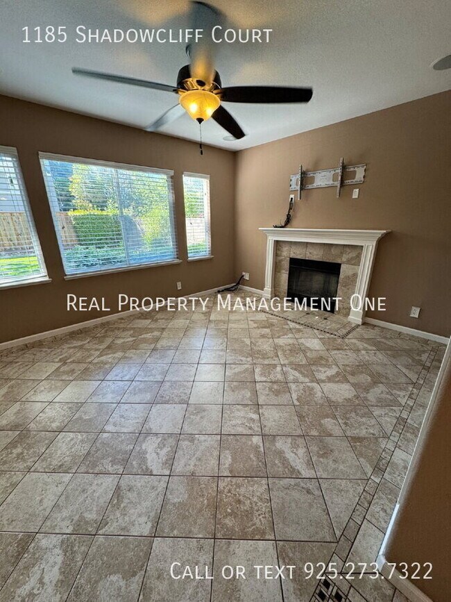 Building Photo - 1185 Shadowcliff Ct
