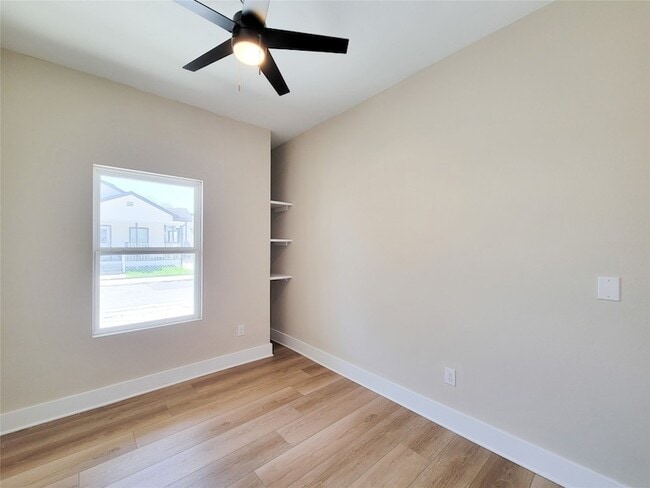 Building Photo - 1903 Mary St