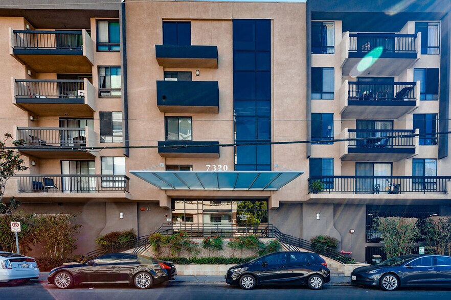 Building Photo - 7320 Hawthorn Ave