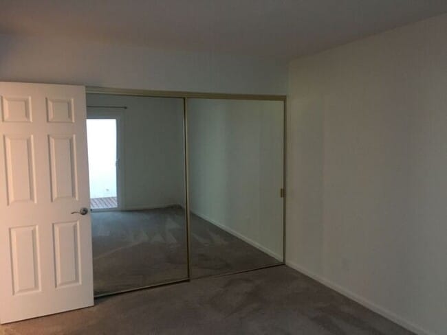 Building Photo - COMING SOON! Adorable 2 Bed 2 Bath Condo i...