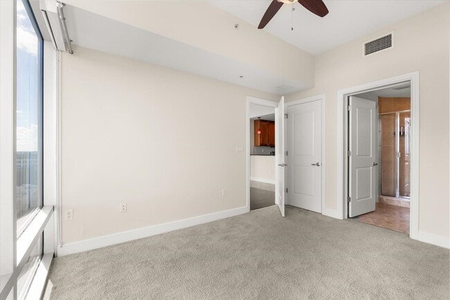 Building Photo - 101 S Eola Dr
