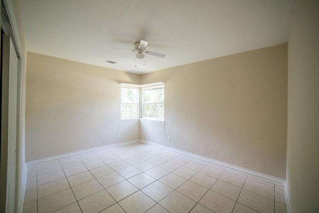 Building Photo - 1079 SW 11th Terrace