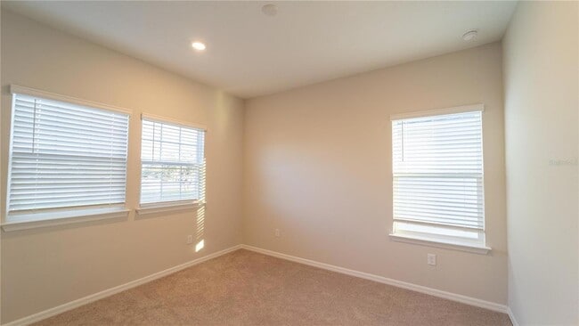 Building Photo - 16446 Lone Oak Cir