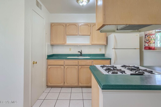 Building Photo - 2125 Pacheco Dr