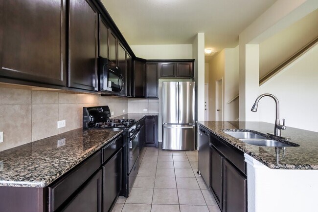 Building Photo - 3014 Rose Trace Dr