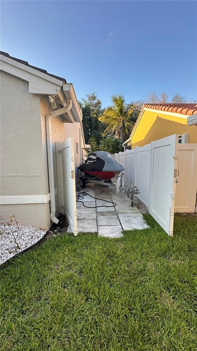 Building Photo - 13411 SW 17th Ct