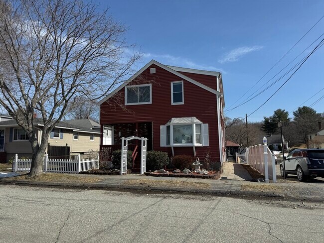 Building Photo - 47 Edgewater Ave