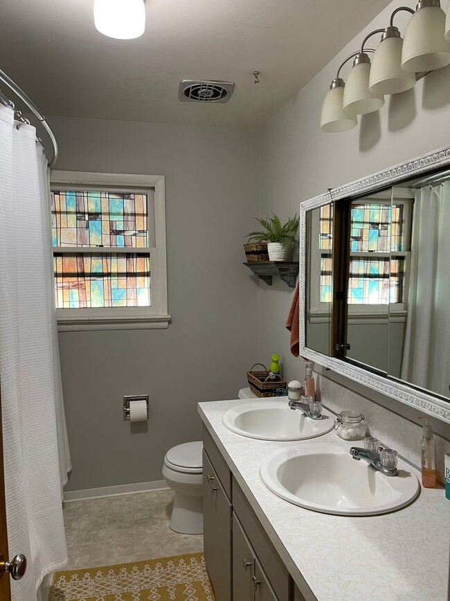 Building Photo - Great location in Meridian for this 3 bedroom 2 bath home.