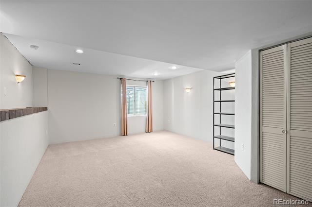 Building Photo - 16100 White Hawk Dr