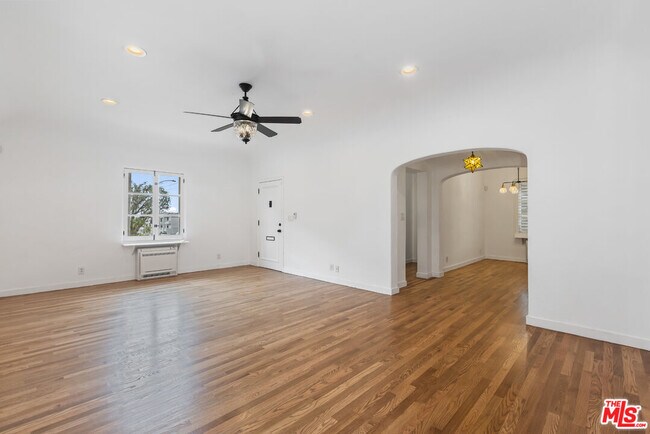 Building Photo - 8499 Fountain Ave