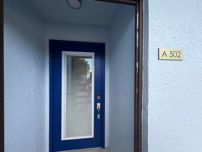 Building Photo - 1811 SW Palm City Rd