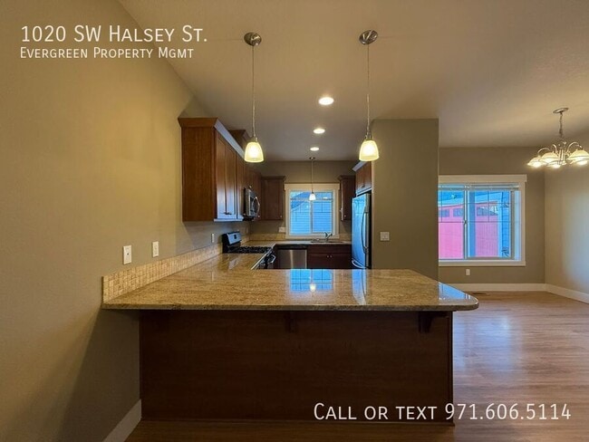 Building Photo - 1020 SW Halsey St