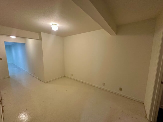 Building Photo - Light Filled 4 Bedroom 2.5 Bathroom Two-St...