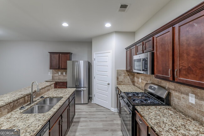 Building Photo - 3630 Lebella Ln