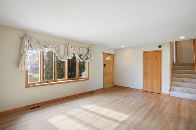 Building Photo - 2614 La Brecque Dr