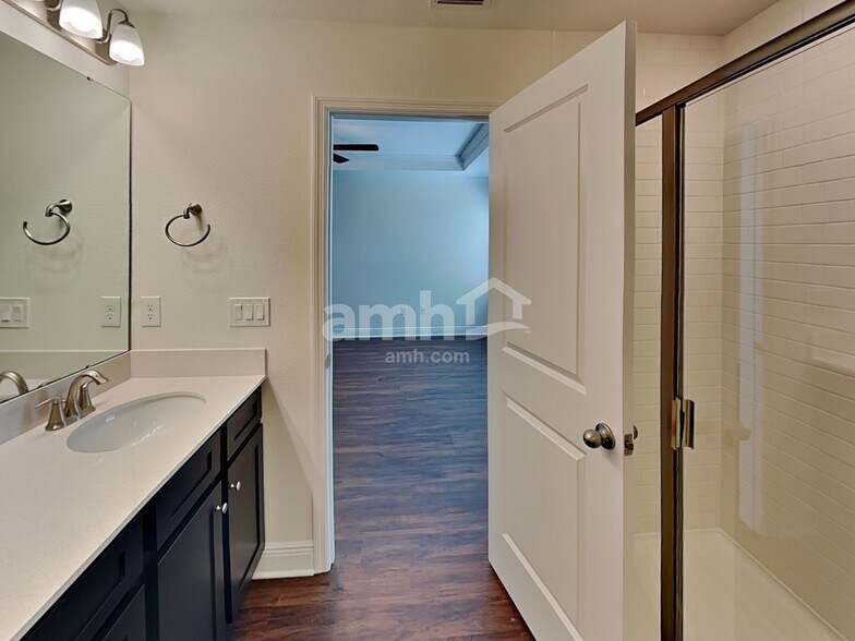 Building Photo - 2740 Ponds Trl