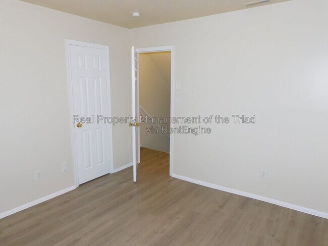 Building Photo - 4302 Parker St