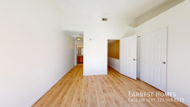 Building Photo - 18347 Saticoy St