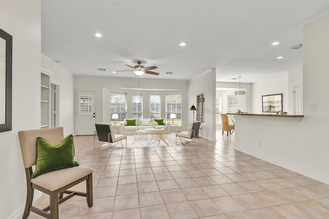 Building Photo - 147 April Waters Dr W