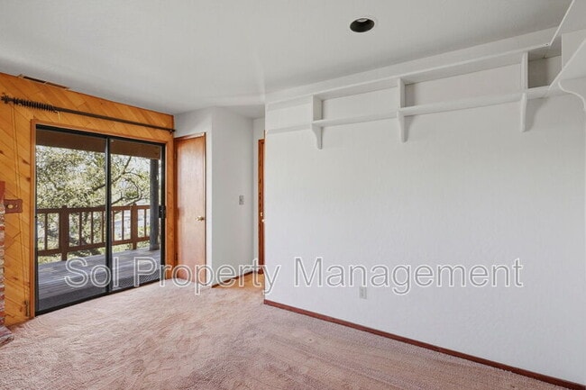 Building Photo - 147 Seacliff Dr