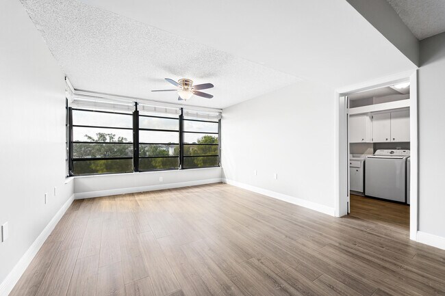 Building Photo - 3636 Whitehall Dr