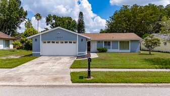 Building Photo - 10737 Larissa St
