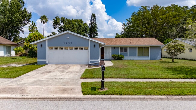 Building Photo - 10737 Larissa St