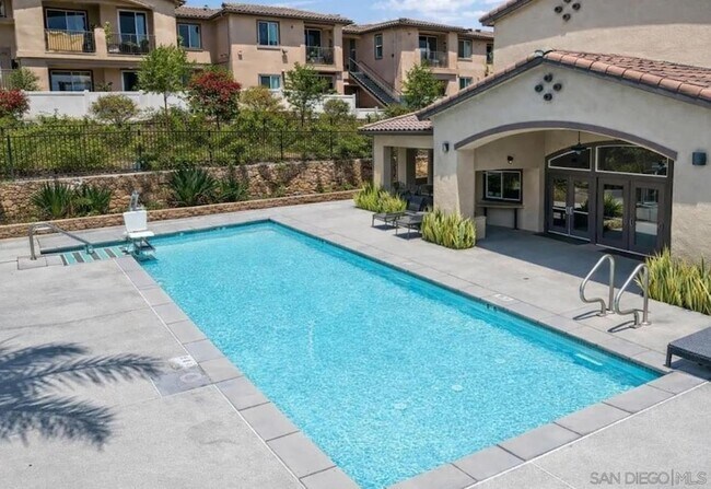 Building Photo - 2715 Lake Pointe Dr