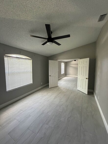 Building Photo - 1743 Laramie Cir