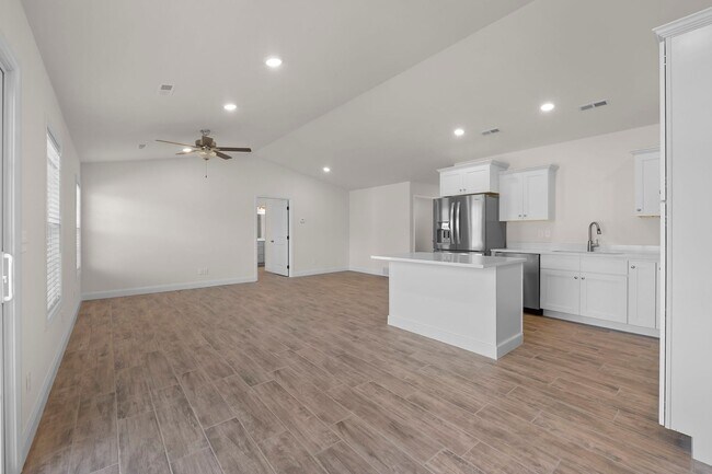 Building Photo - 34/38 Benton Hill