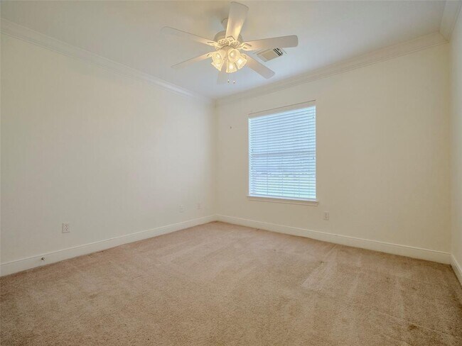 Building Photo - 10611 Alex Dr