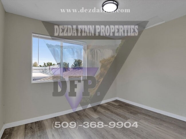 Building Photo - Charming 4-Bedroom Home with Modern Update...