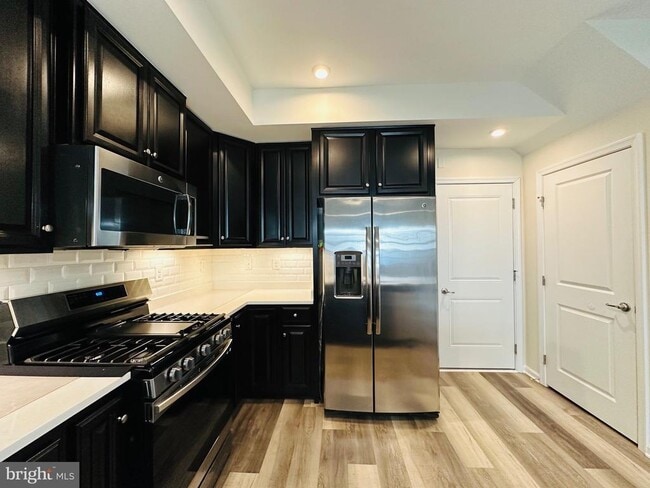 Building Photo - 22045 Broadway Ave