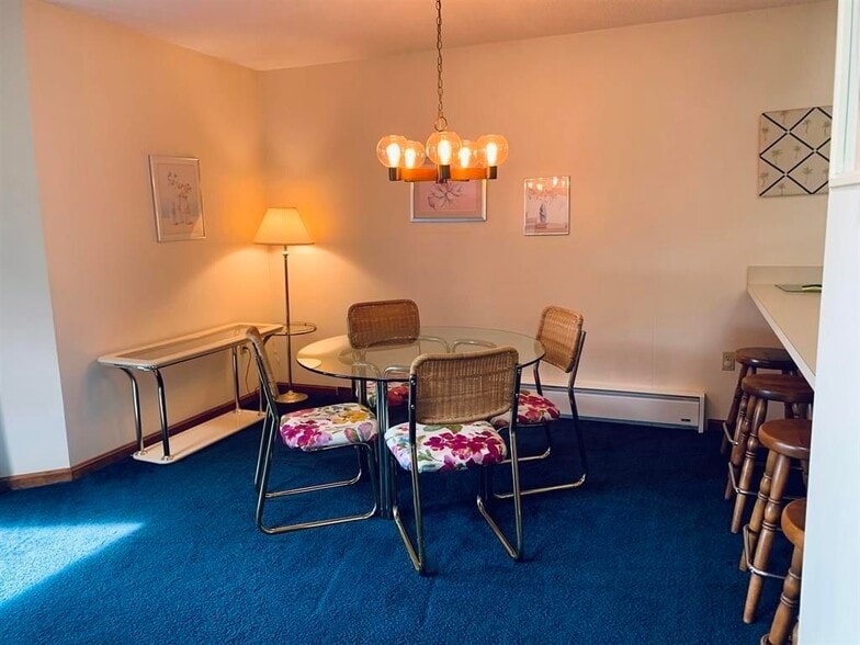 Building Photo - 61 Woodbury, 43