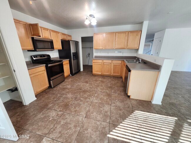 Building Photo - 13697 E Oxmoor Valley Dr