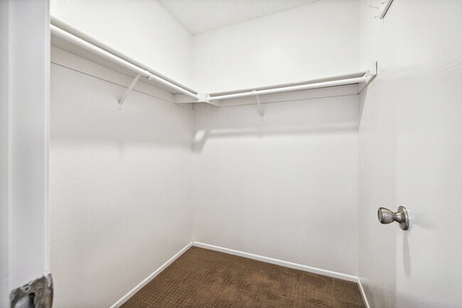 Building Photo - 34414 Laura Way