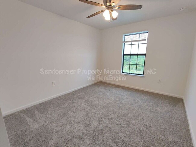 Building Photo - 6136 Baywood Ct