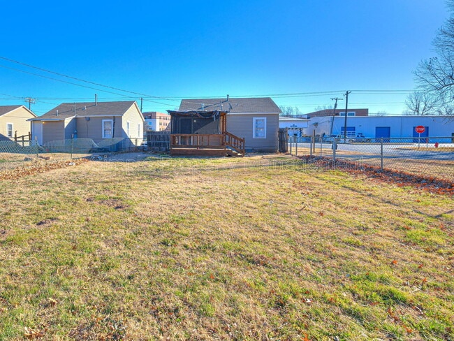 Building Photo - 4001 N Rockwell Ave