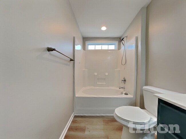 Building Photo - 15 Coswell Ct