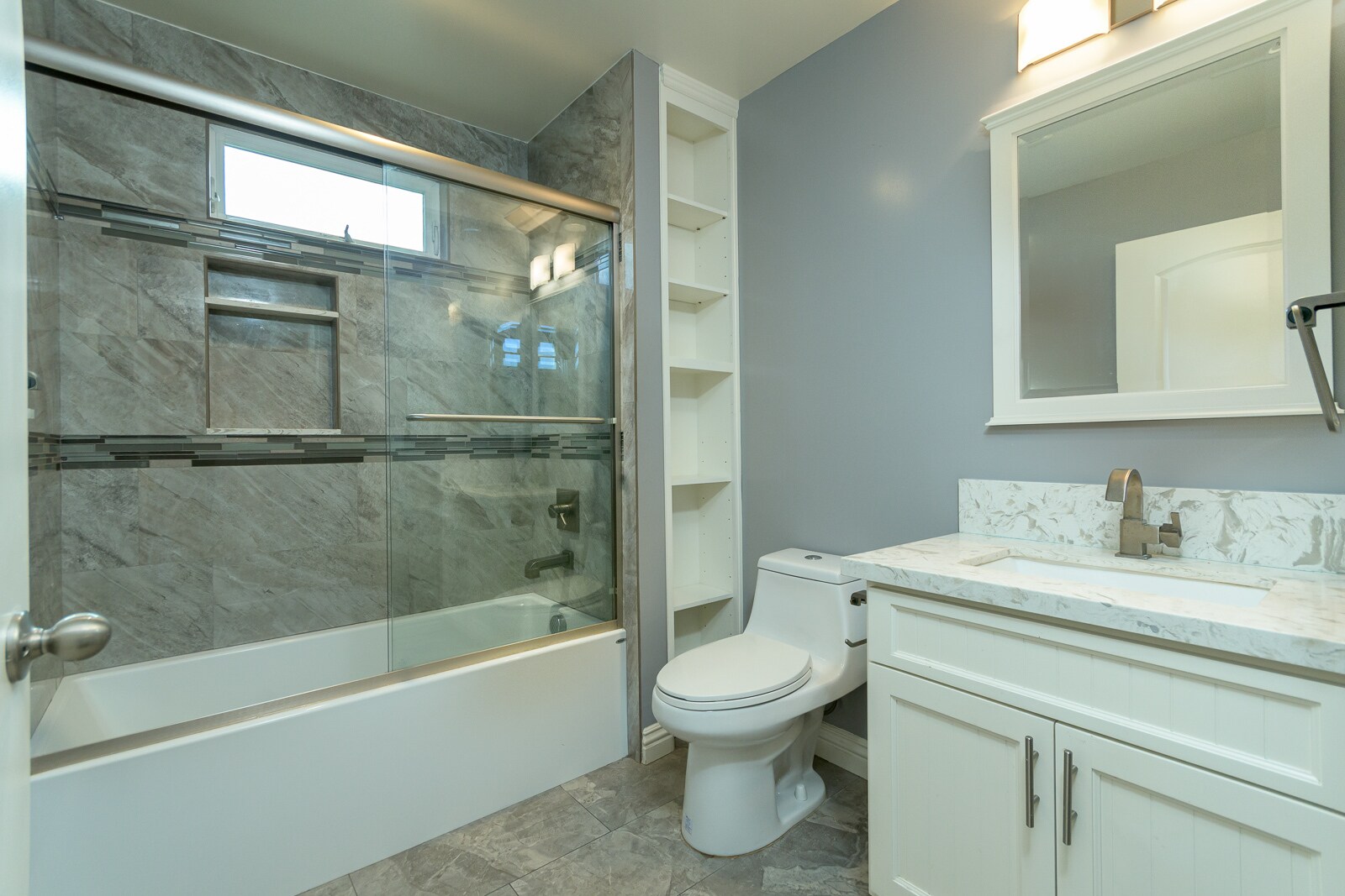 Building Photo - 736 N Wilton Pl