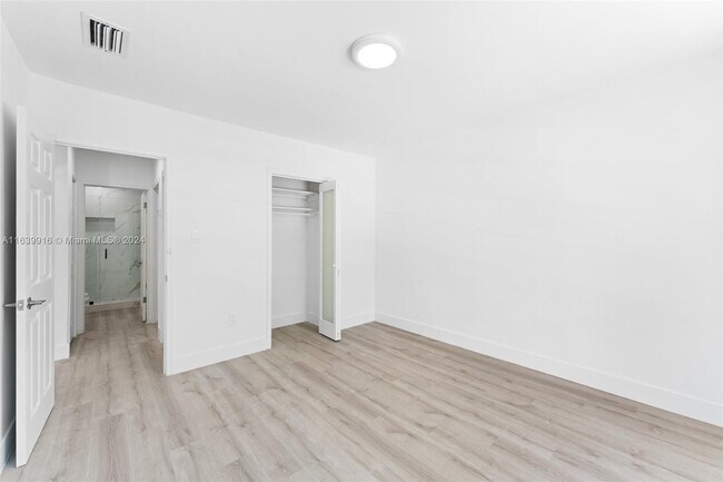 Building Photo - 3155 SW 27th Ln