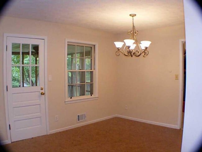 Building Photo - 180 Bruce Ct